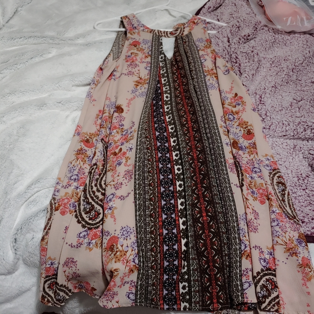 VERY cute summer/spring dress!!